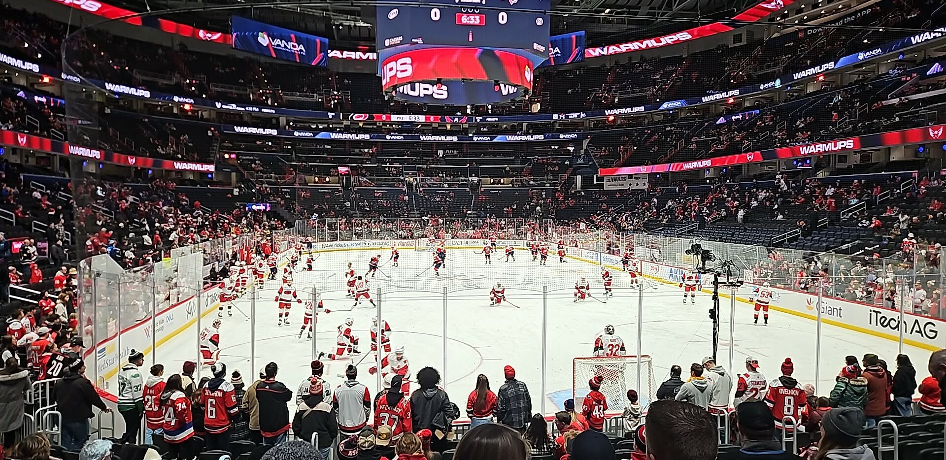 A picture of a hockey game